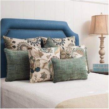 15 Quick Tips for Staging Your Home with Pillows pillows