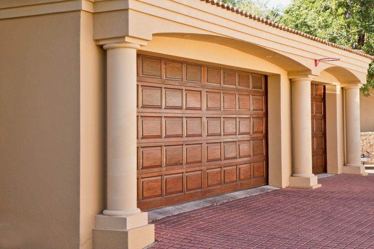 Upgrading Your Garage Door May Help Sell Your Home Faster