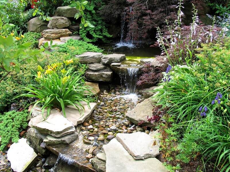 Designing Your Small Garden With Cobblestones