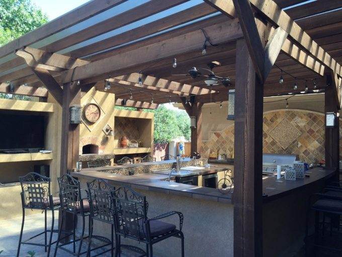 An outdoor kitchen as part of your backyard renovations