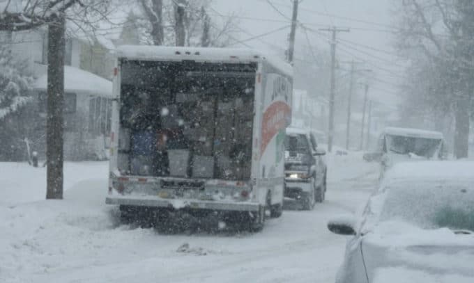 picture of truck moving in wintertime