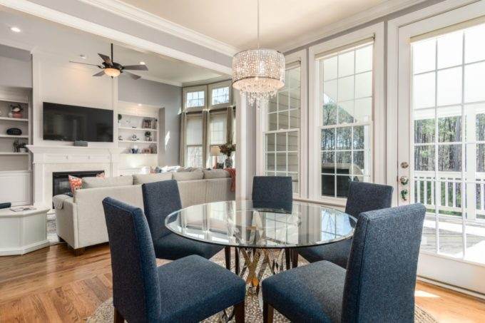 Selecting the right dining room table dining room table