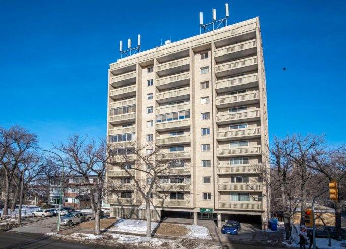 Condos of Wellington Crescent Real Estate Times condos of wellington crescent Condos of Wellington Crescent